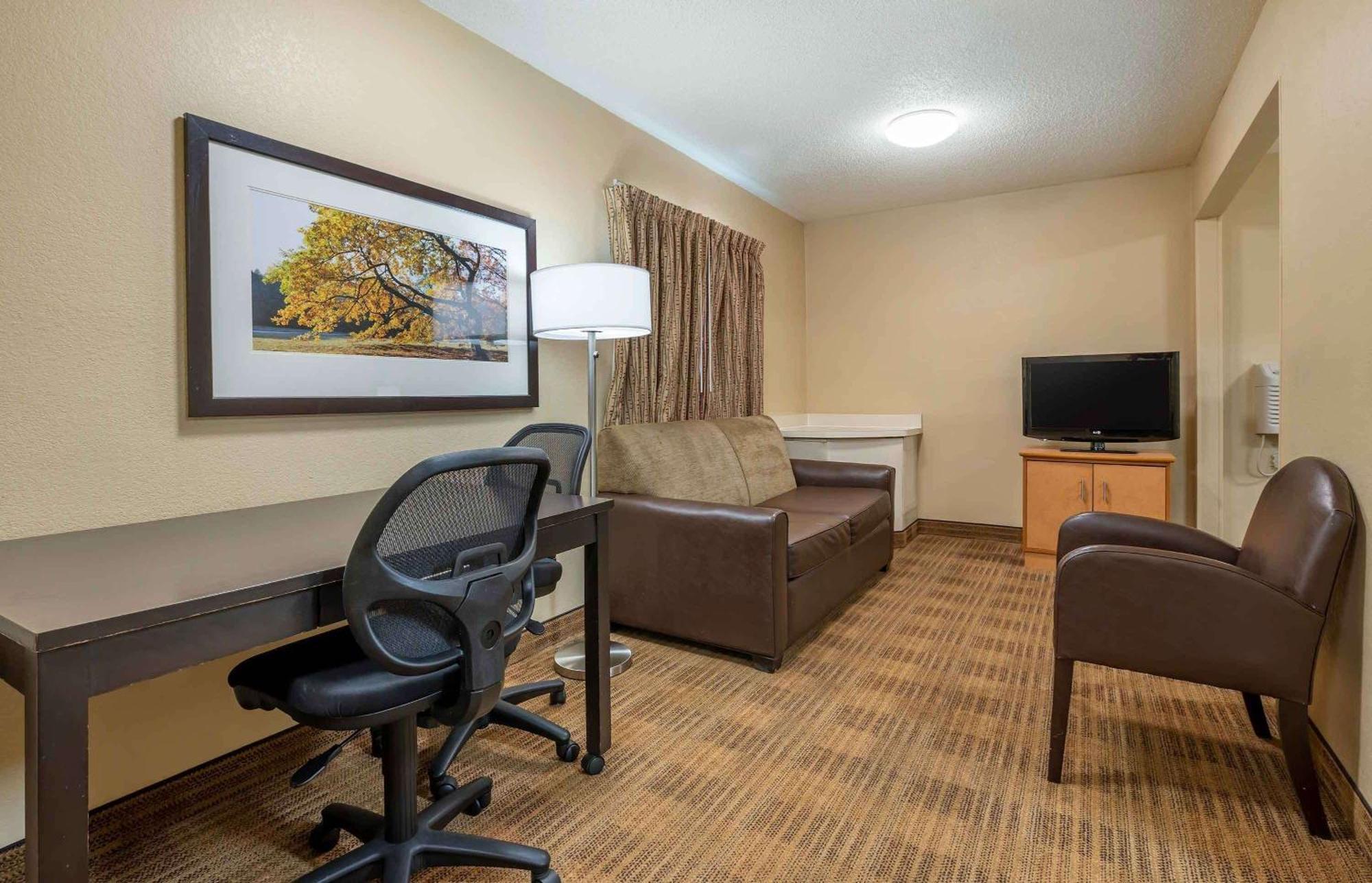 Suburban Studios Indianapolis Northwest - College Parks Esterno foto