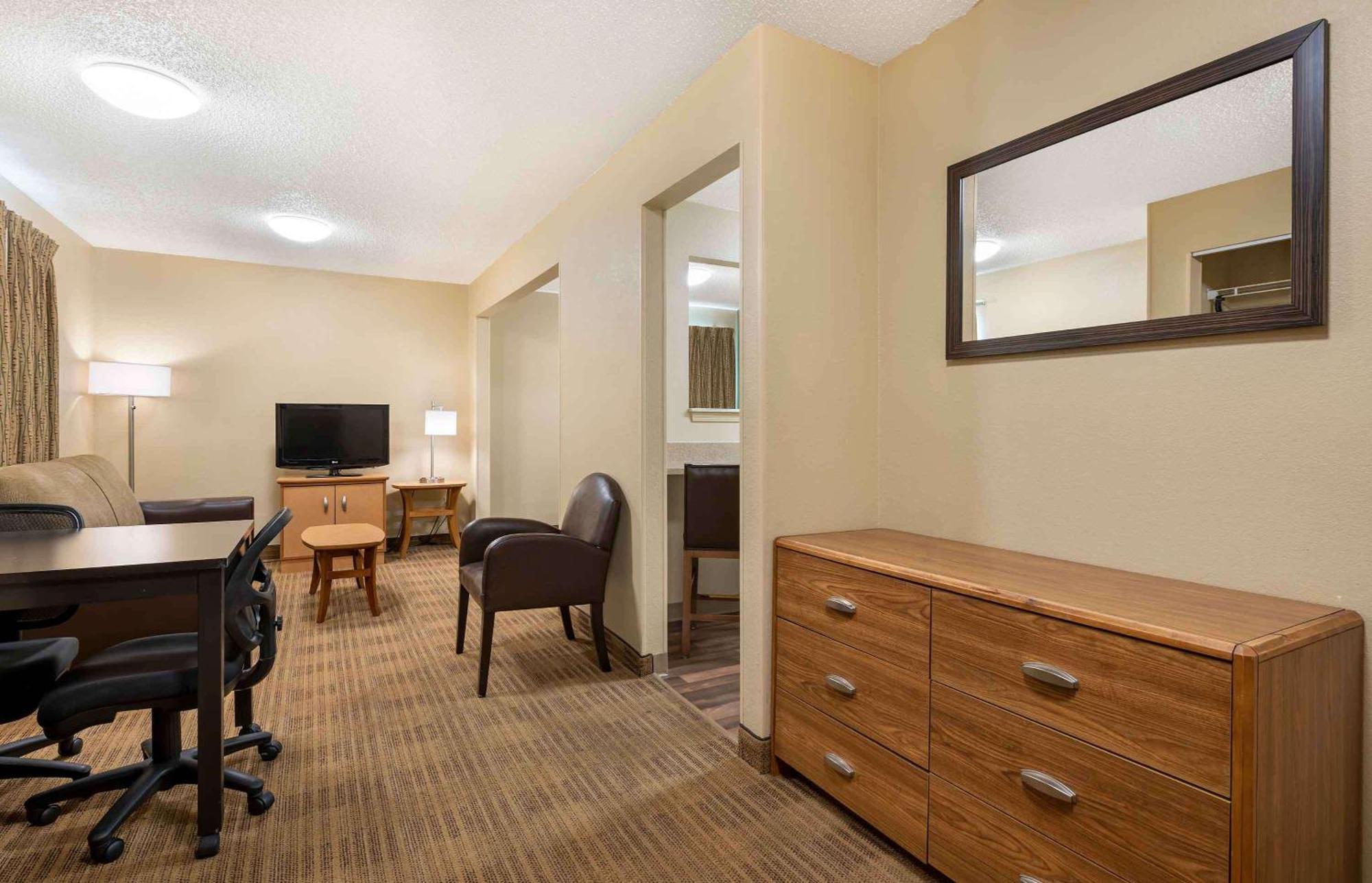Suburban Studios Indianapolis Northwest - College Parks Esterno foto